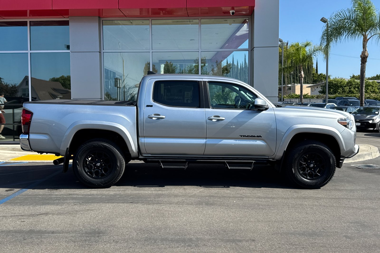Certified Used 2022 Silver Toyota SR5 image 4