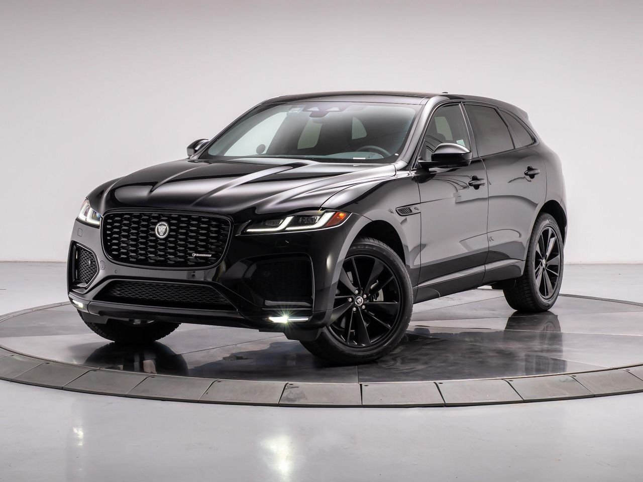 2025 Jaguar F-PACE R-Dynamic S