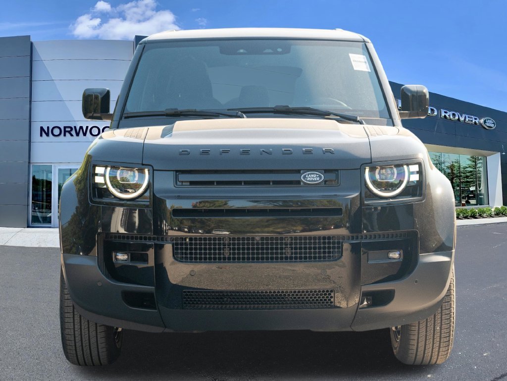 New 2026 Santorini Black Land Rover S image 2