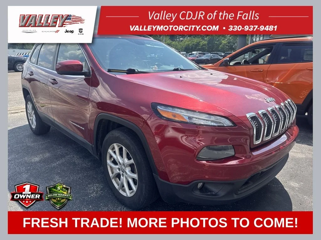Used 2016 Red Jeep Latitude image 1
