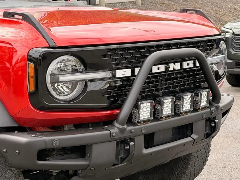Used 2022 Red Ford Wildtrak image 18