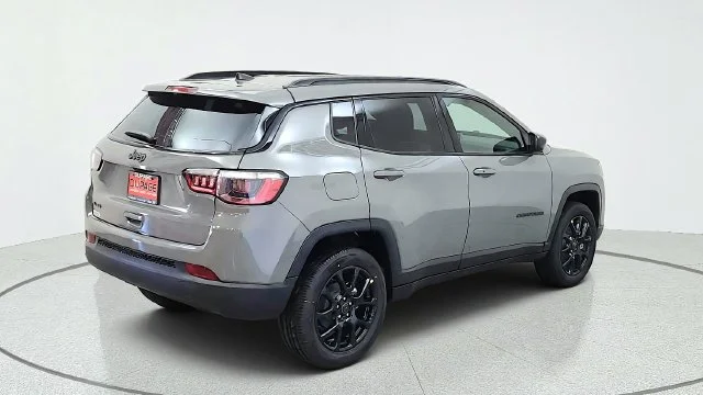 New 2027 Sting-Gray Clear-Coat Paint Jeep Latitude image 11