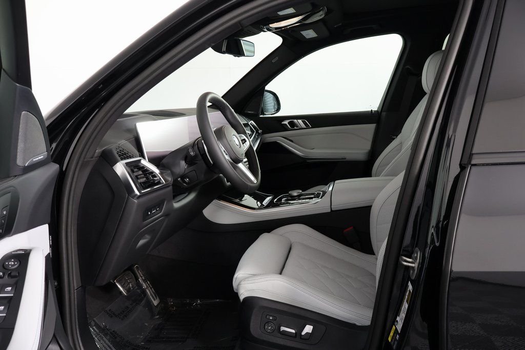 New 2026 Black Sapphire Metallic BMW xDrive50e image 5