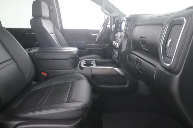 Used 2023 White GMC Denali image 33