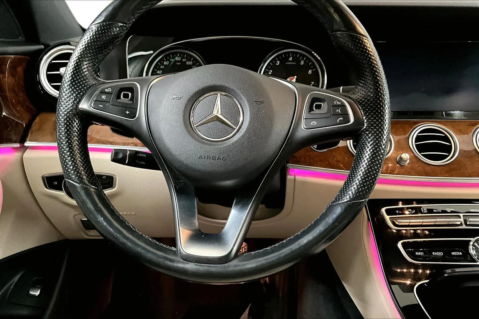 Used 2017 Polar White Mercedes-Benz E 300 Luxury image 25