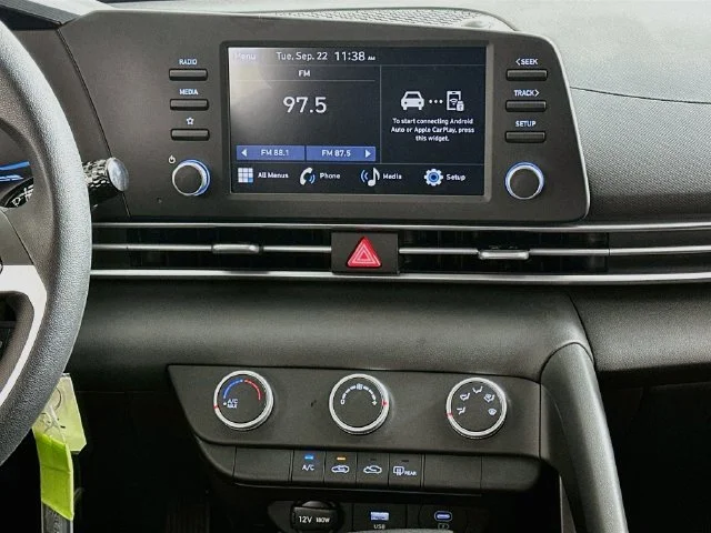New 2026 White Hyundai SE image 15