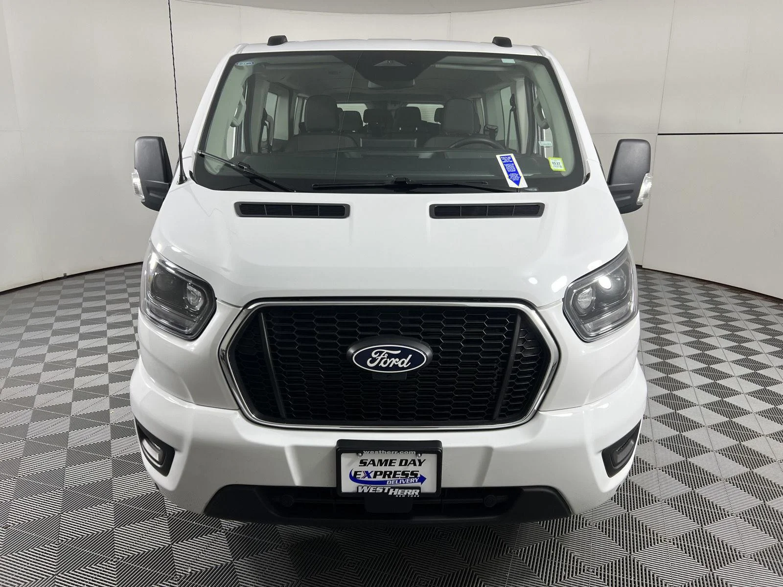 Used 2026 Oxford White Ford 350 XLT image 5