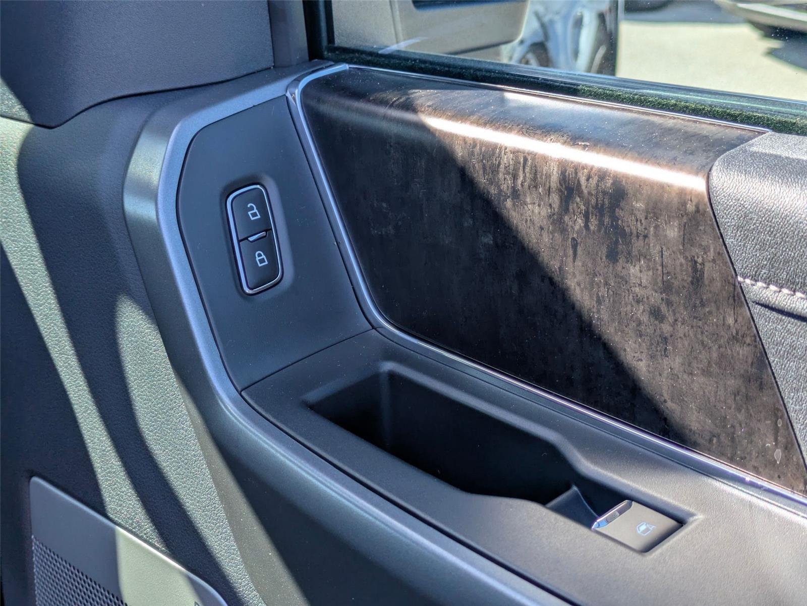 New 2026 Agate Black Metallic Ford F-250® Lariat® image 34