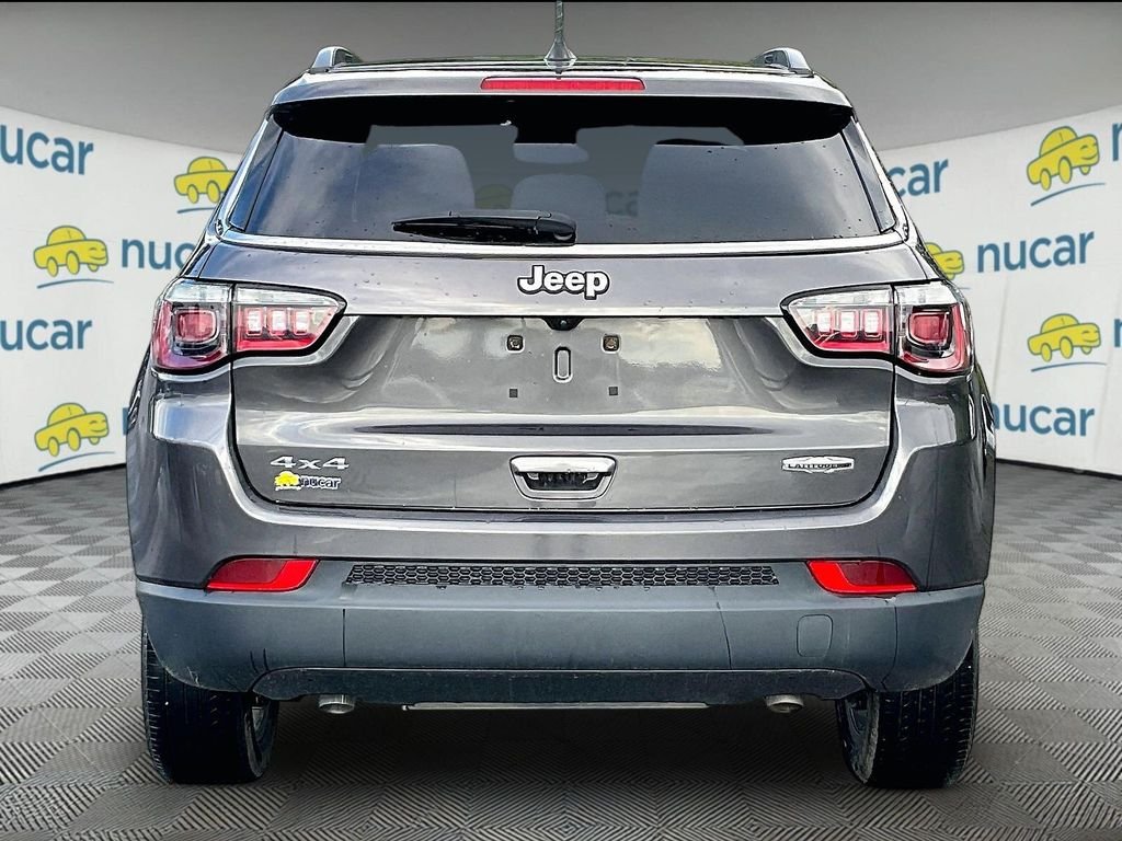 Used 2024 Gray Jeep Latitude Lux image 5