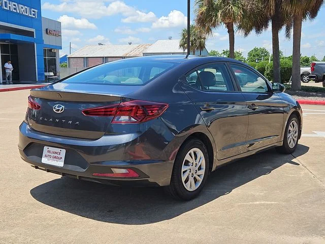 Used 2020 Gray Hyundai SE image 7