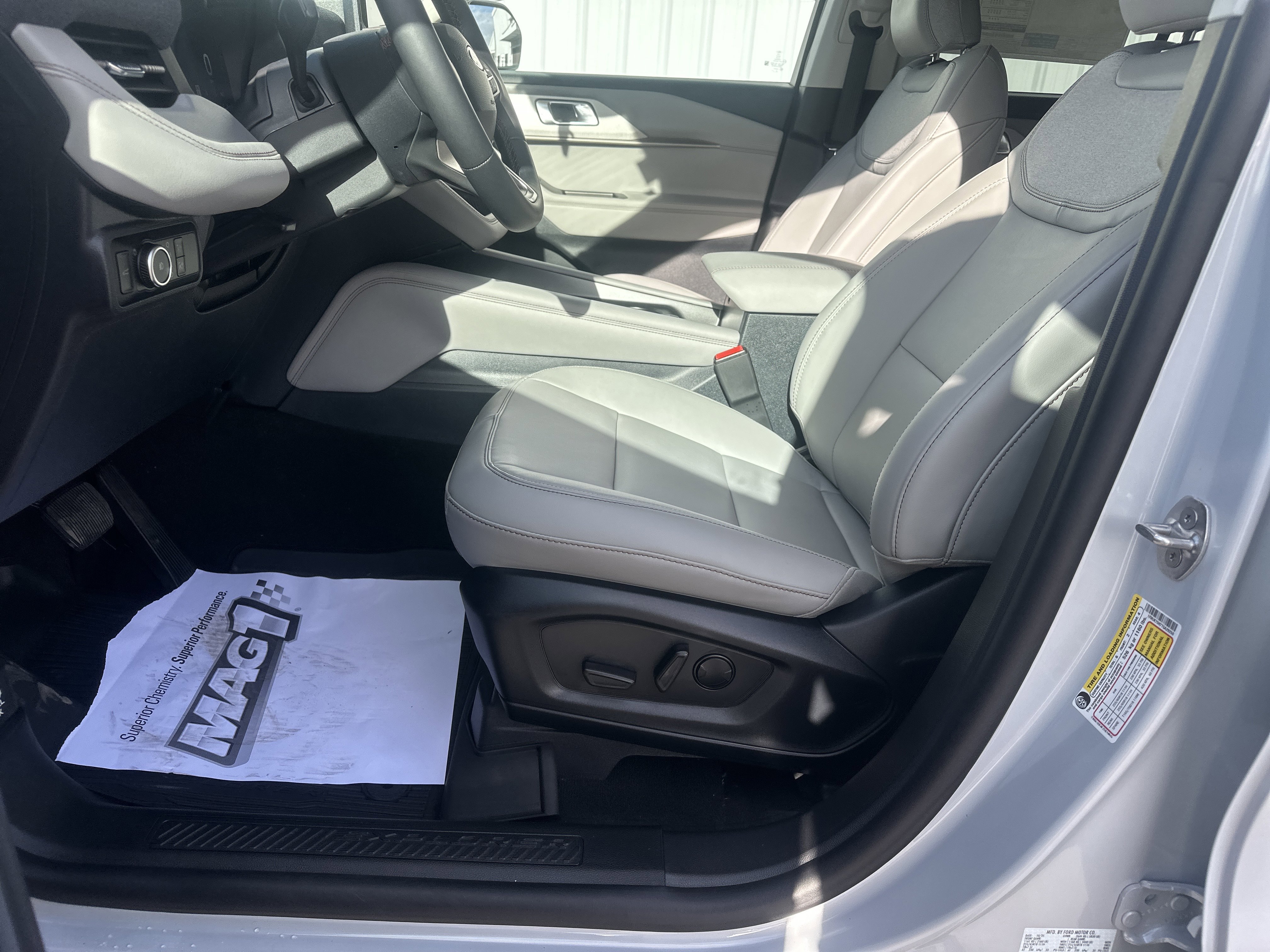 New 2026 Space White Metallic Ford Active image 14