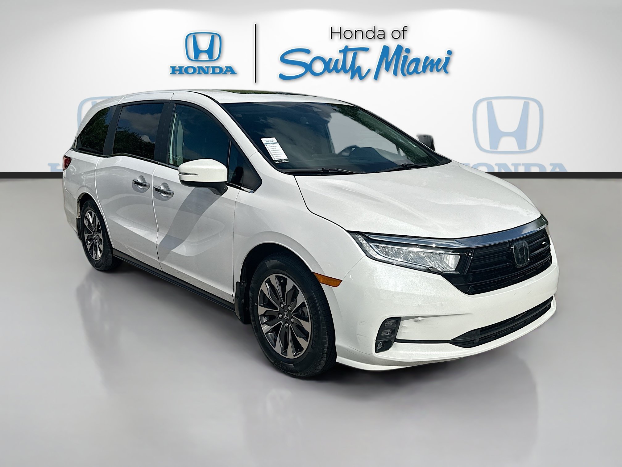 Certified Used 2024 Platinum White Pearl Honda EX-L image 1
