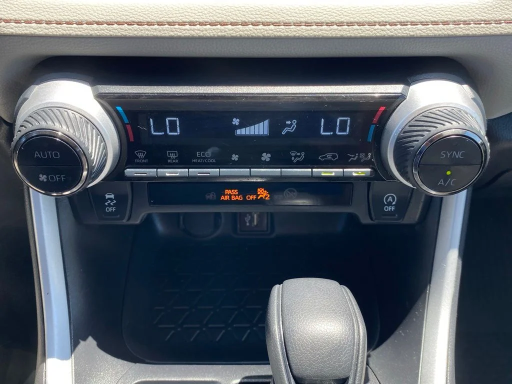 Used 2025 Silver Toyota XLE image 24