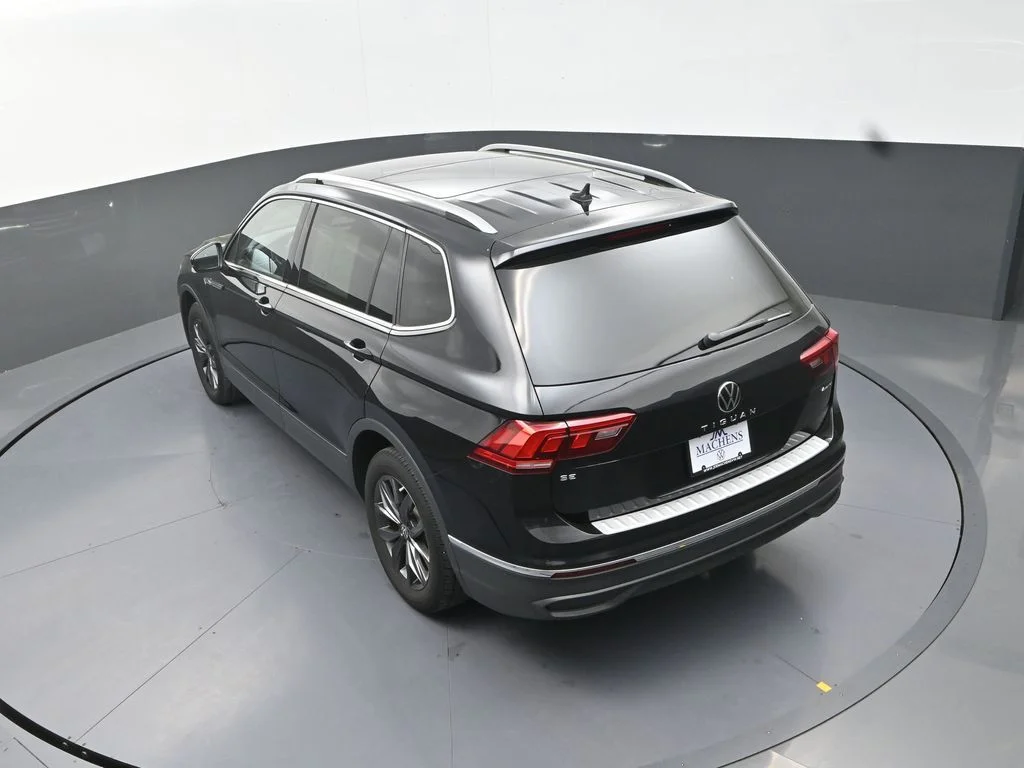 Used 2023 Black Volkswagen 2.0T SE image 17