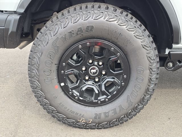 New 2026 Avalanche Gray Ford Badlands® image 33