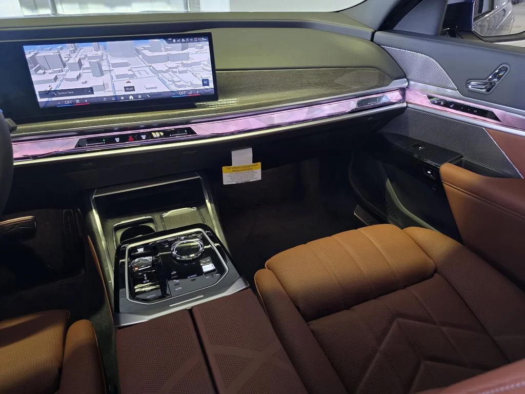 New 2026 Tanzanite Blue II Metallic BMW 750e xDrive image 10