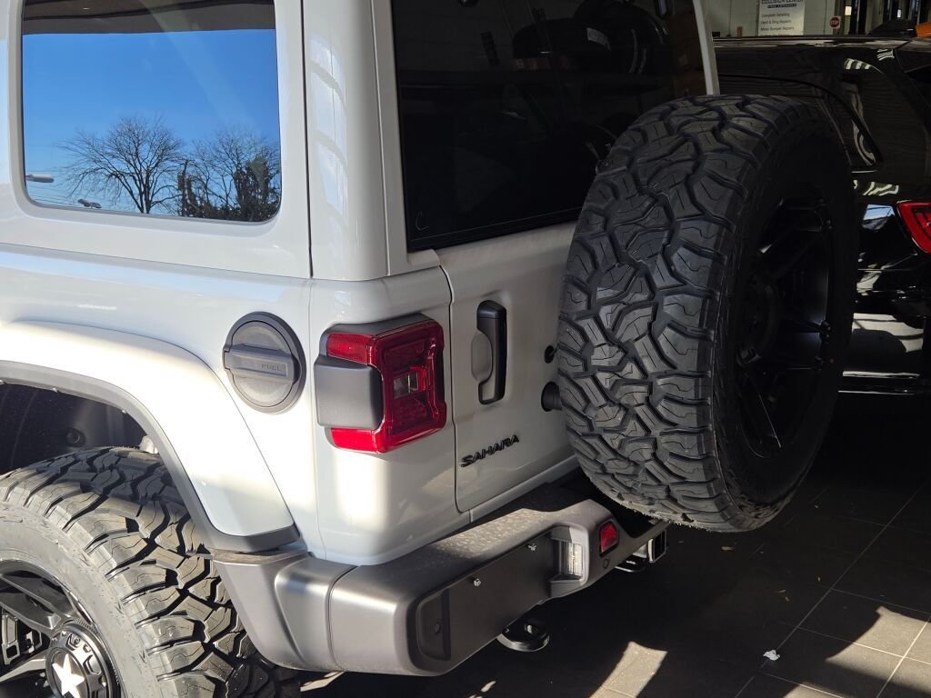 2026 Jeep Wrangler 4-Door Sahara - Photo 12