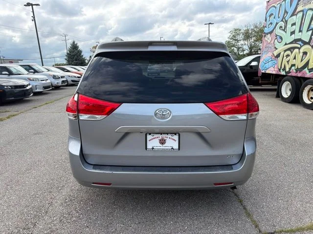 Used 2011 Silver Toyota XLE image 5