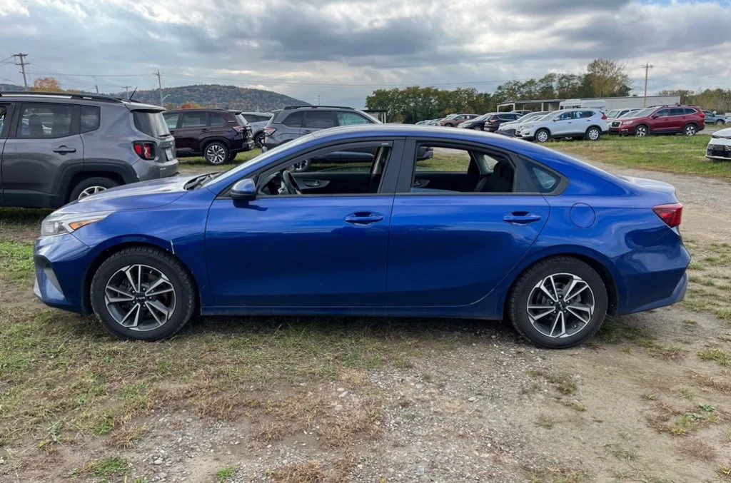Used 2023 Blue Kia LXS image 8
