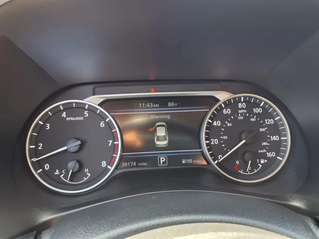 Used 2022 Gray Nissan SR image 14