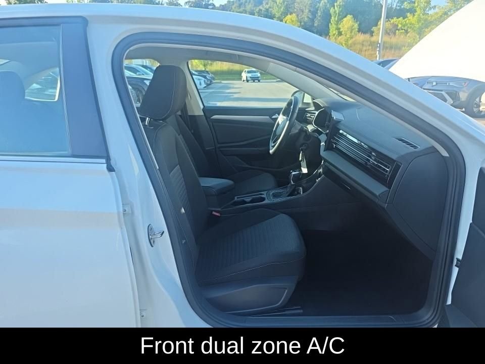 Used 2025 White Volkswagen 1.5T S image 6