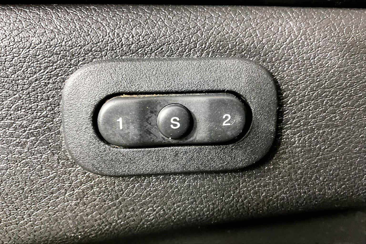 Used 2018 Granite Clearcoat Dodge R/T image 34