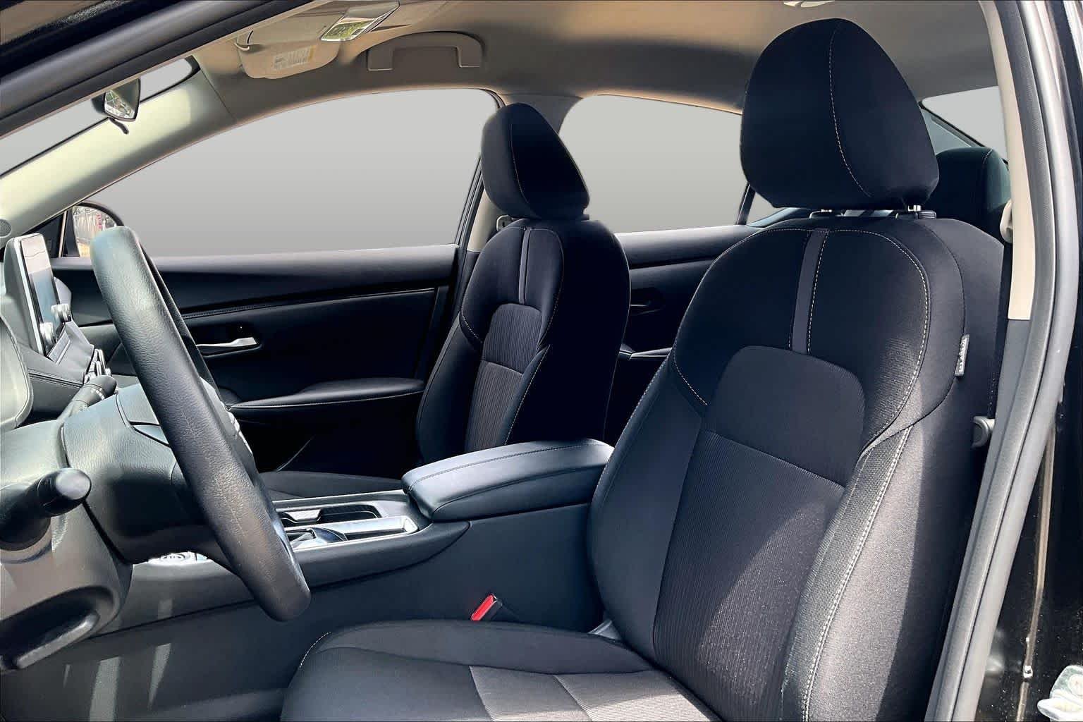 Used 2025 Super Black Nissan SV image 8