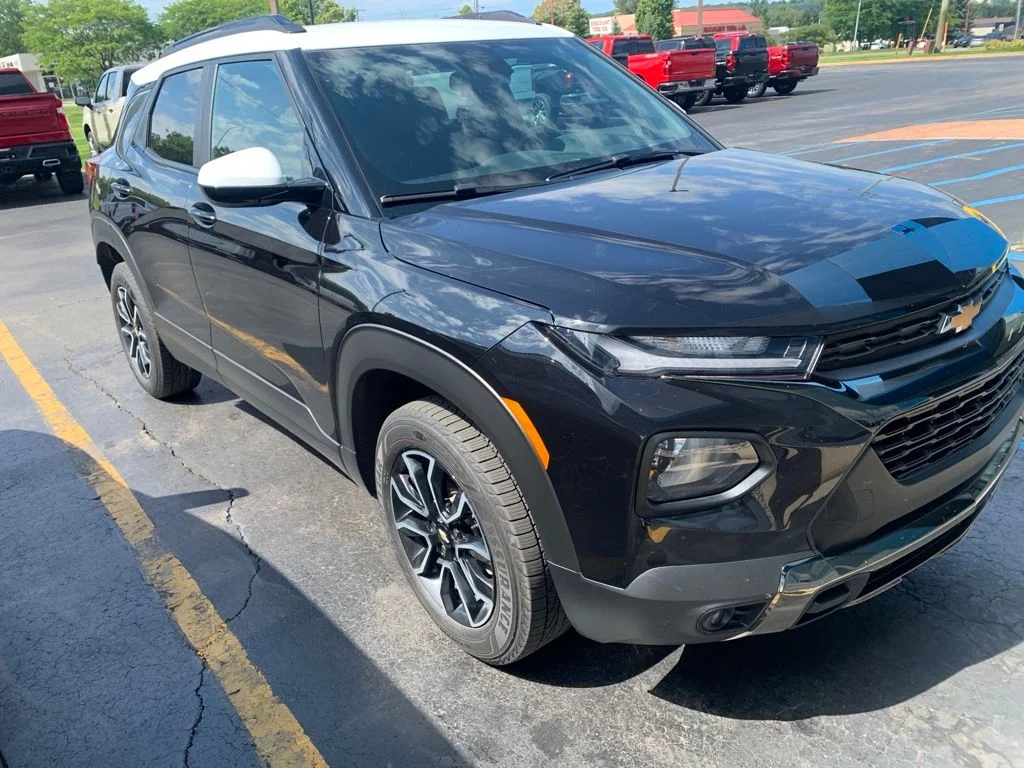 Used 2023 Black Metallic Chevrolet ACTIV image 4