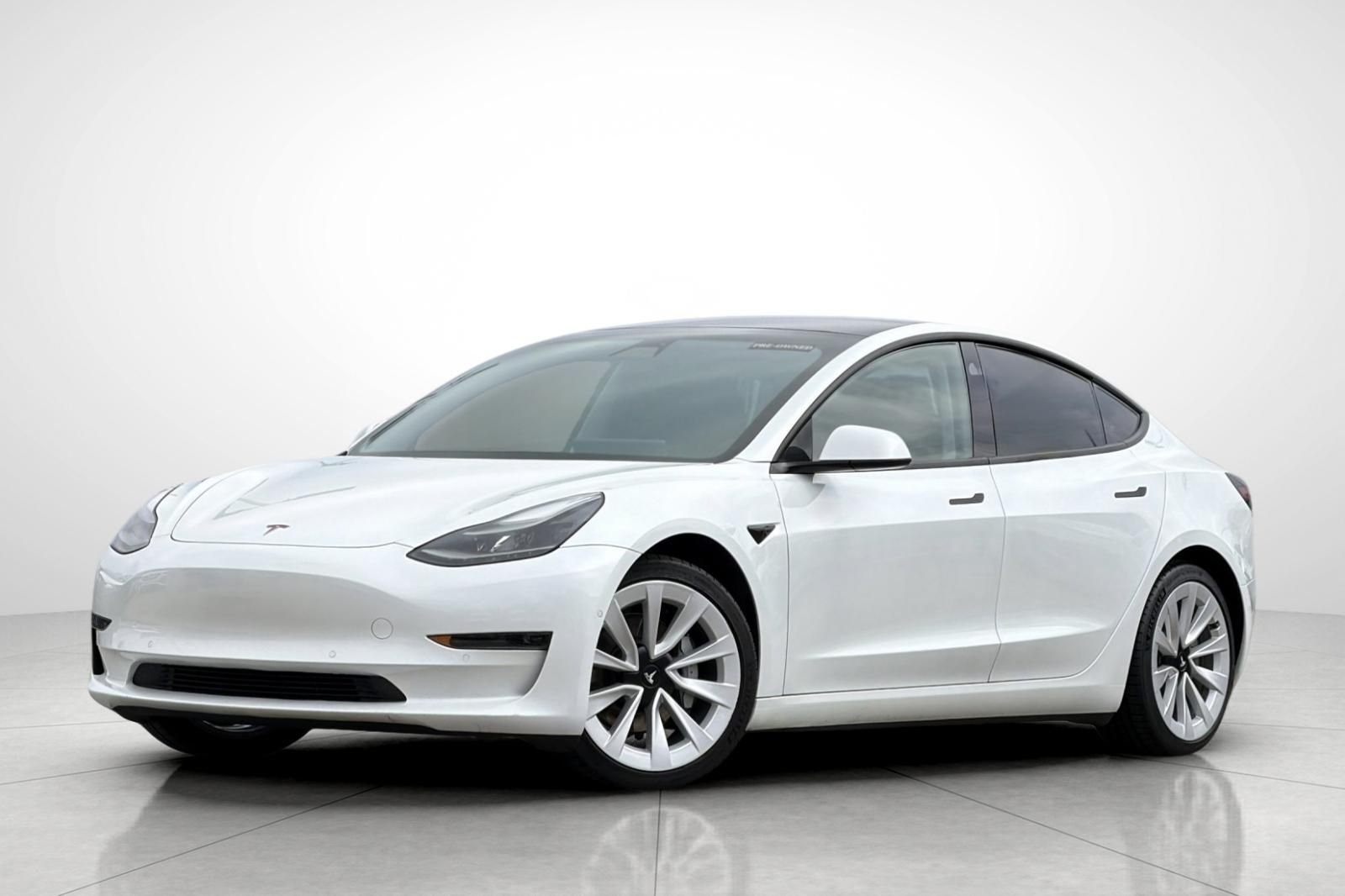 2021 Tesla Model 3 Standard Range Plus's photo