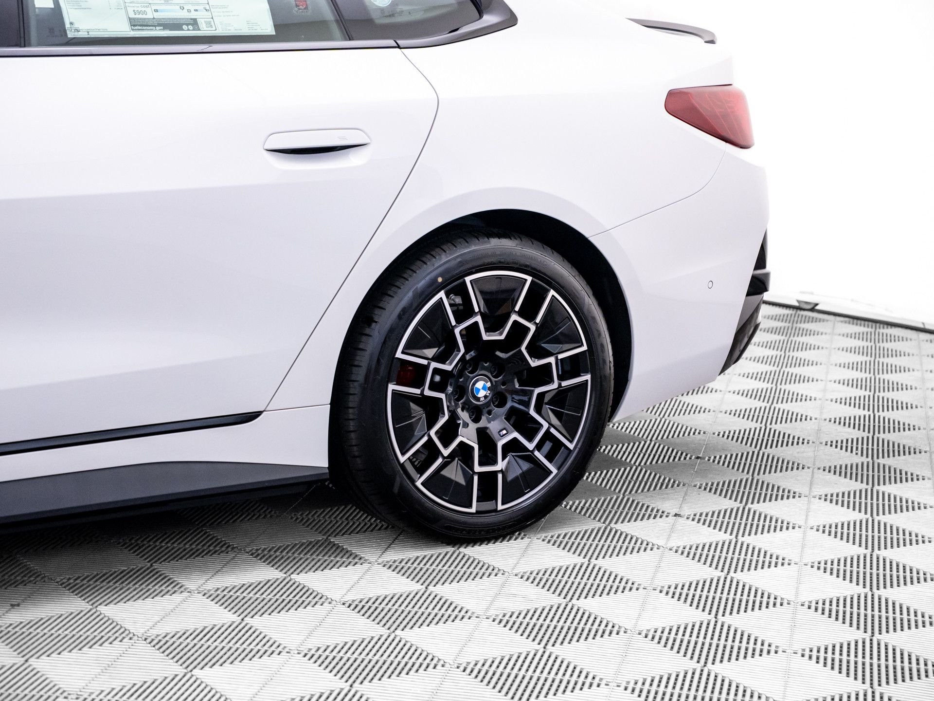 New 2026 Alpine White BMW xDrive40 image 36