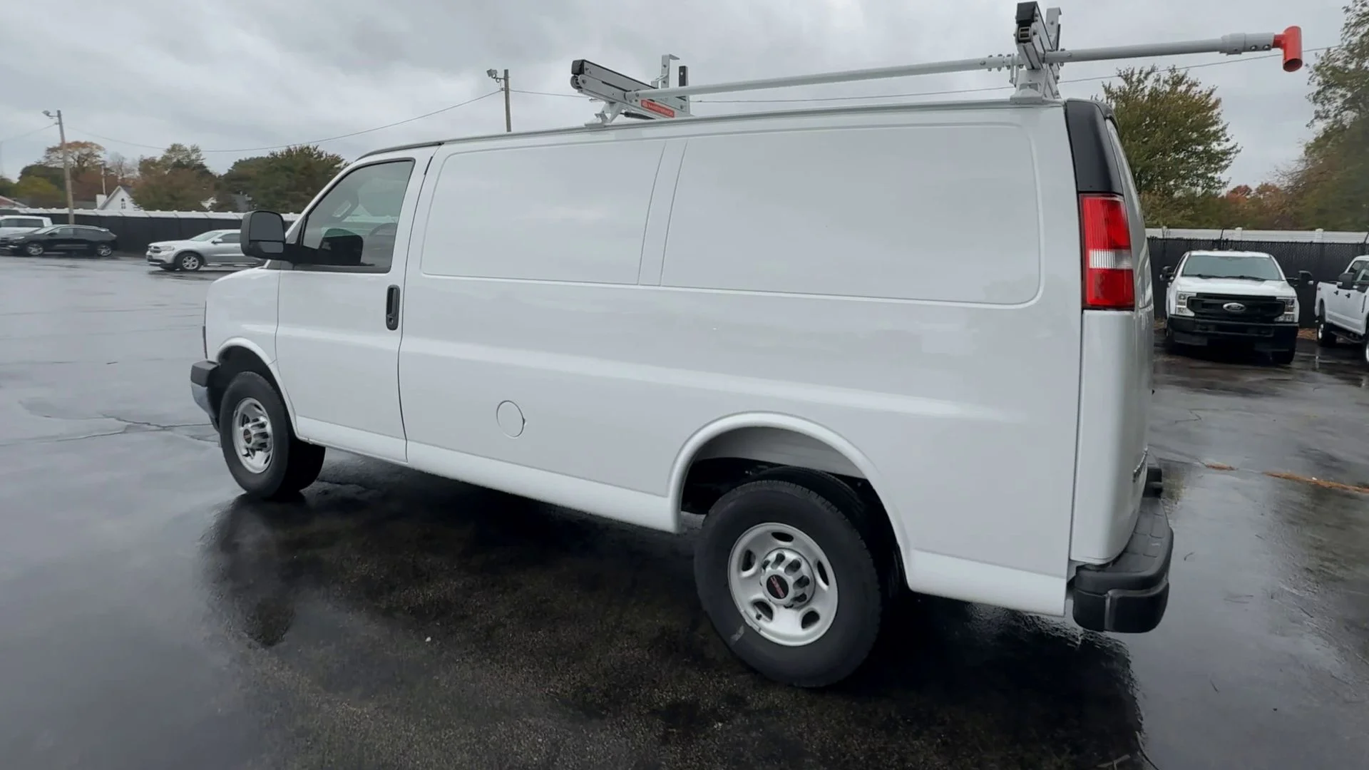 New 2025 Summit White GMC Work Van image 6