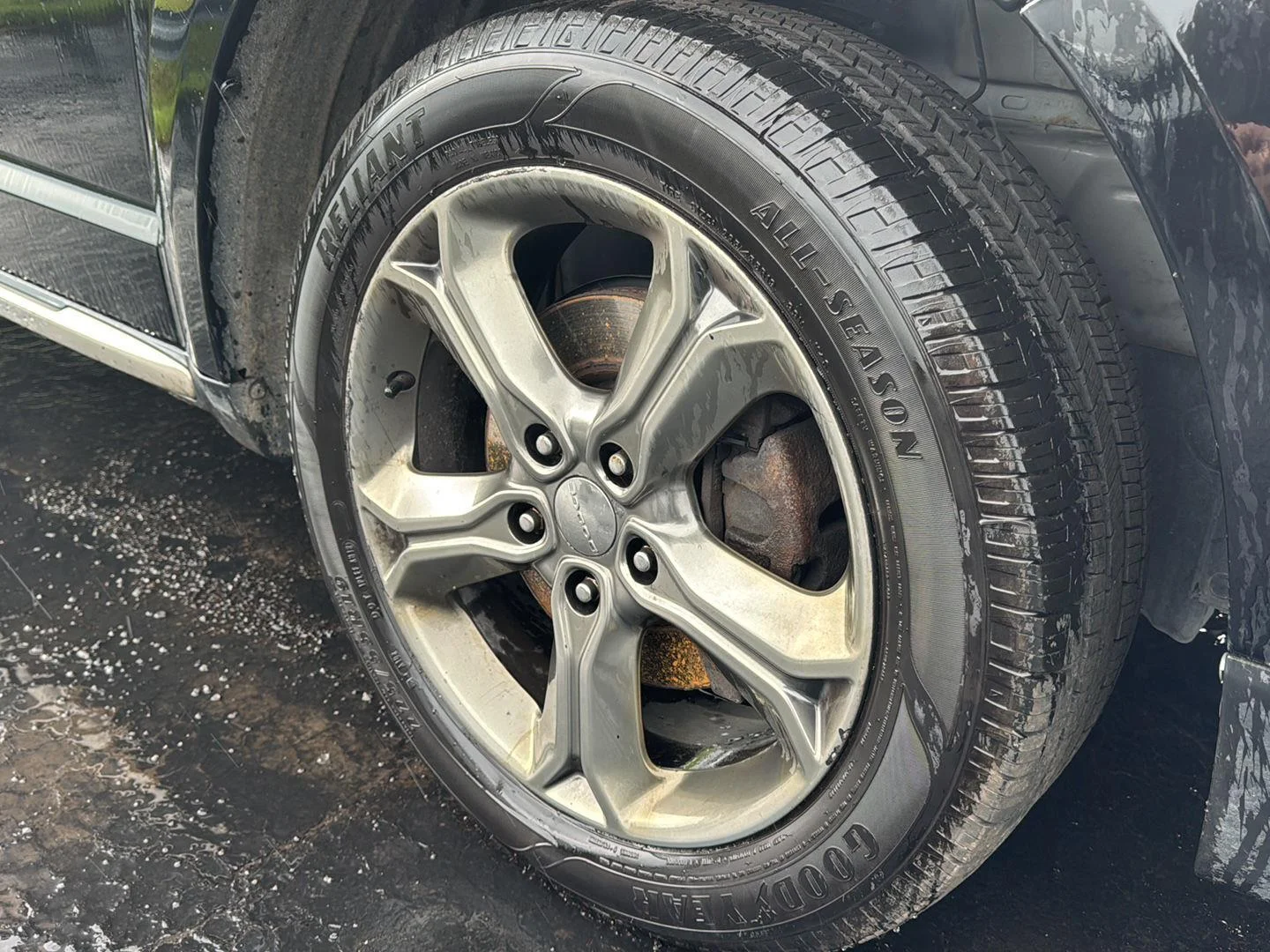 Used 2017 Pitch Black Clearcoat Dodge Crossroad Plus image 3