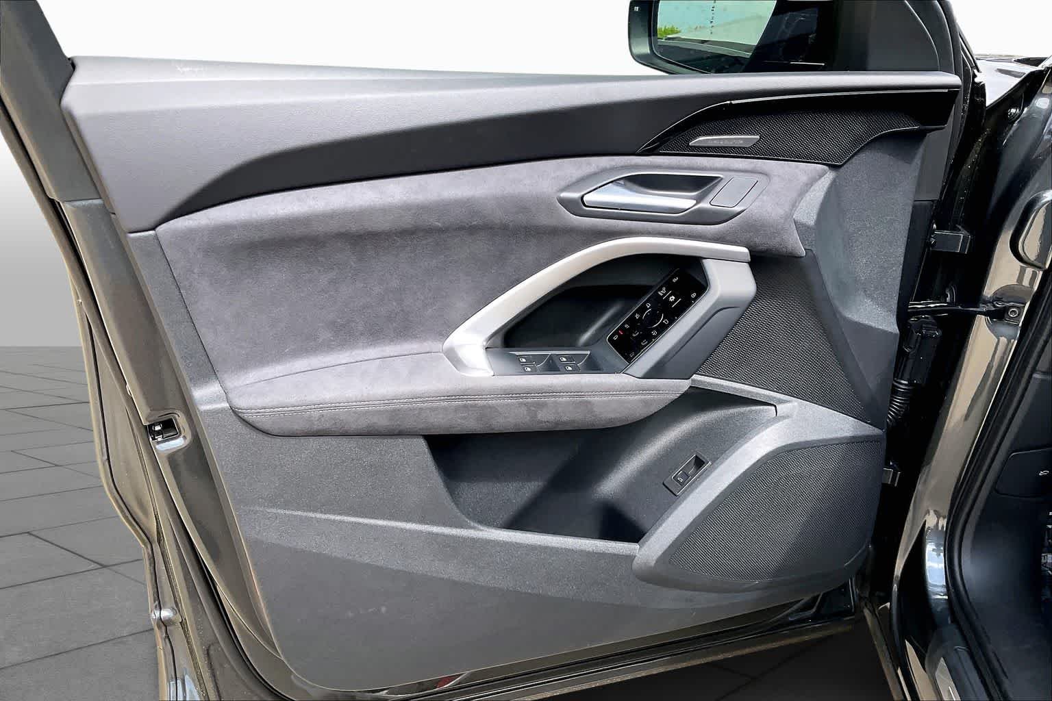 Used 2025 Daytona Gray Pearl Effect Audi Premium Plus image 10