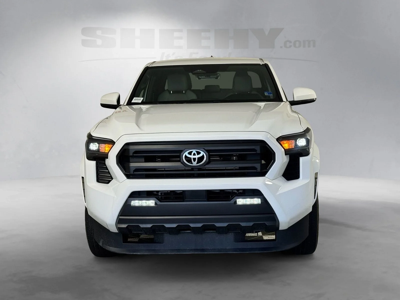 Used 2024 White Toyota SR5 image 16