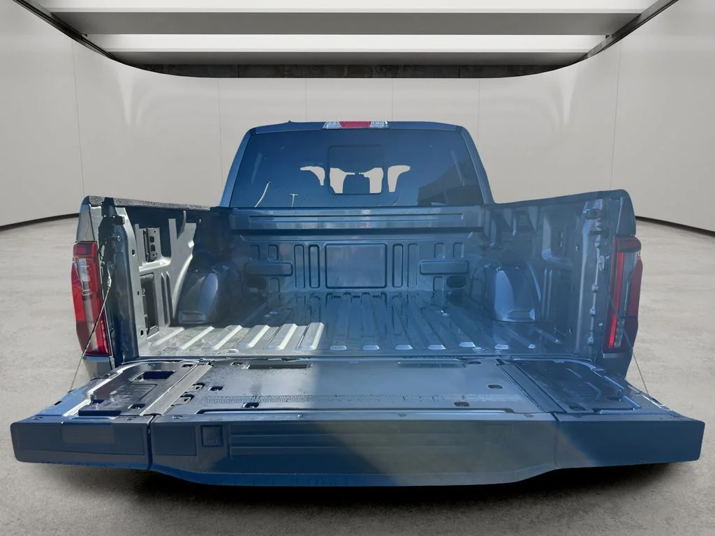 New 2025 Carbonized Gray Metallic Ford LARIAT image 5