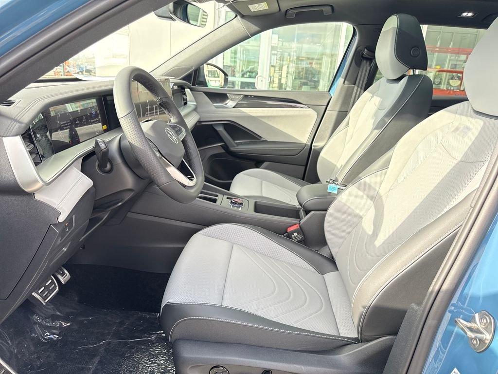 New 2026  Volkswagen 2.0T SE R-Line Black image 17
