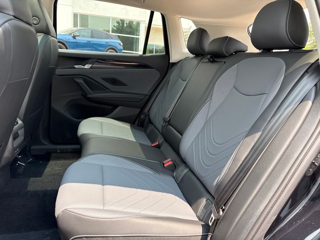 New 2026 Deep Black Pearl Volkswagen 2.0T SE image 24