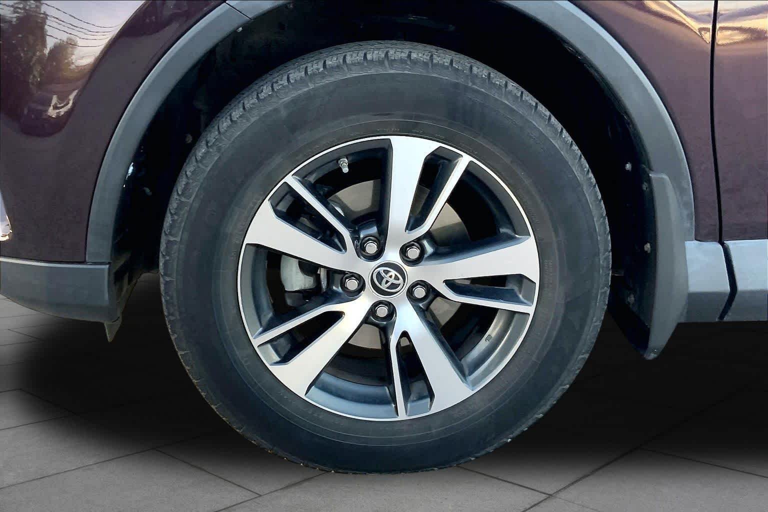 Used 2018 Black Currant Metallic Toyota XLE image 11