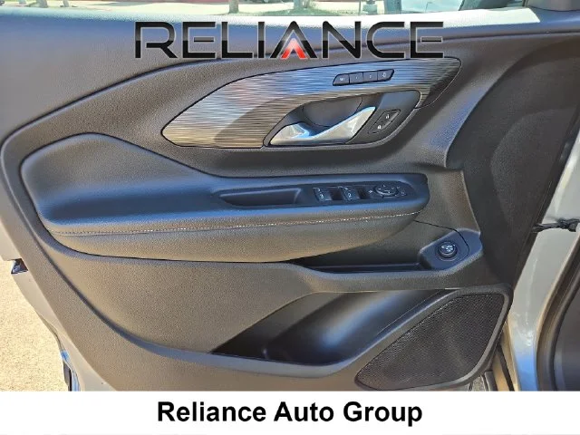 Used 2024 Silver GMC SLT image 18
