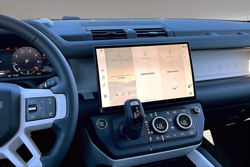 New 2026 SANTORINI BLACK Land Rover S image 6