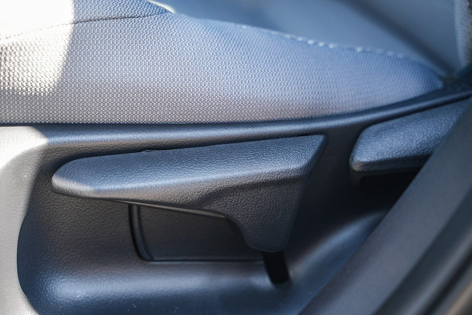 2025 Toyota Corolla SE - Photo 16