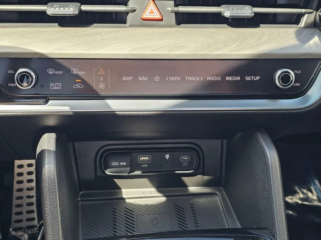 Used 2024  Kia X-Pro Prestige image 32