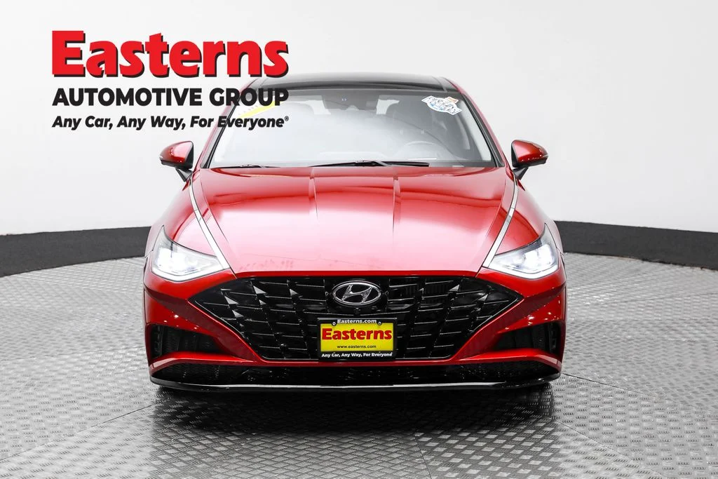 Used 2023 Red Hyundai Limited image 2