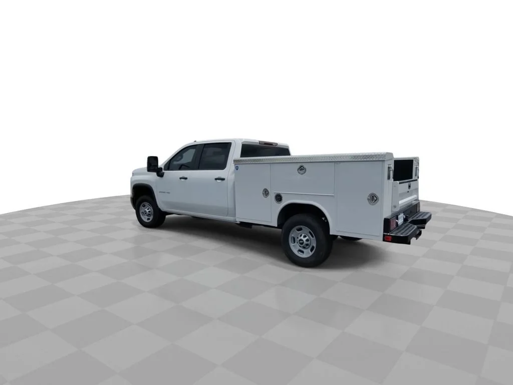 New 2026 Summit White Chevrolet WT image 6