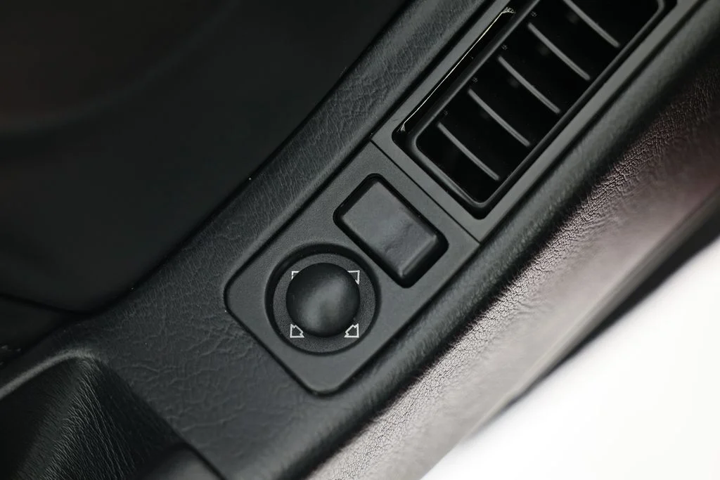 Used 1994  Porsche GTS image 26