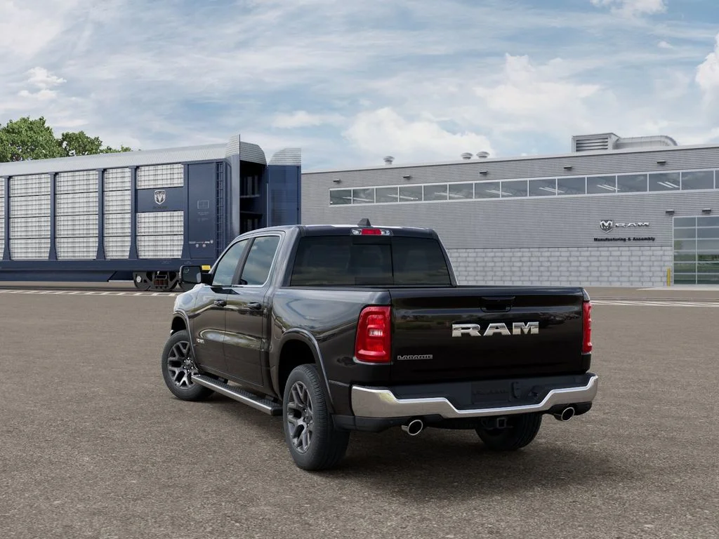 New 2026 Diamond Black Crystal Pearl-Coat Exterior Paint RAM Laramie image 3