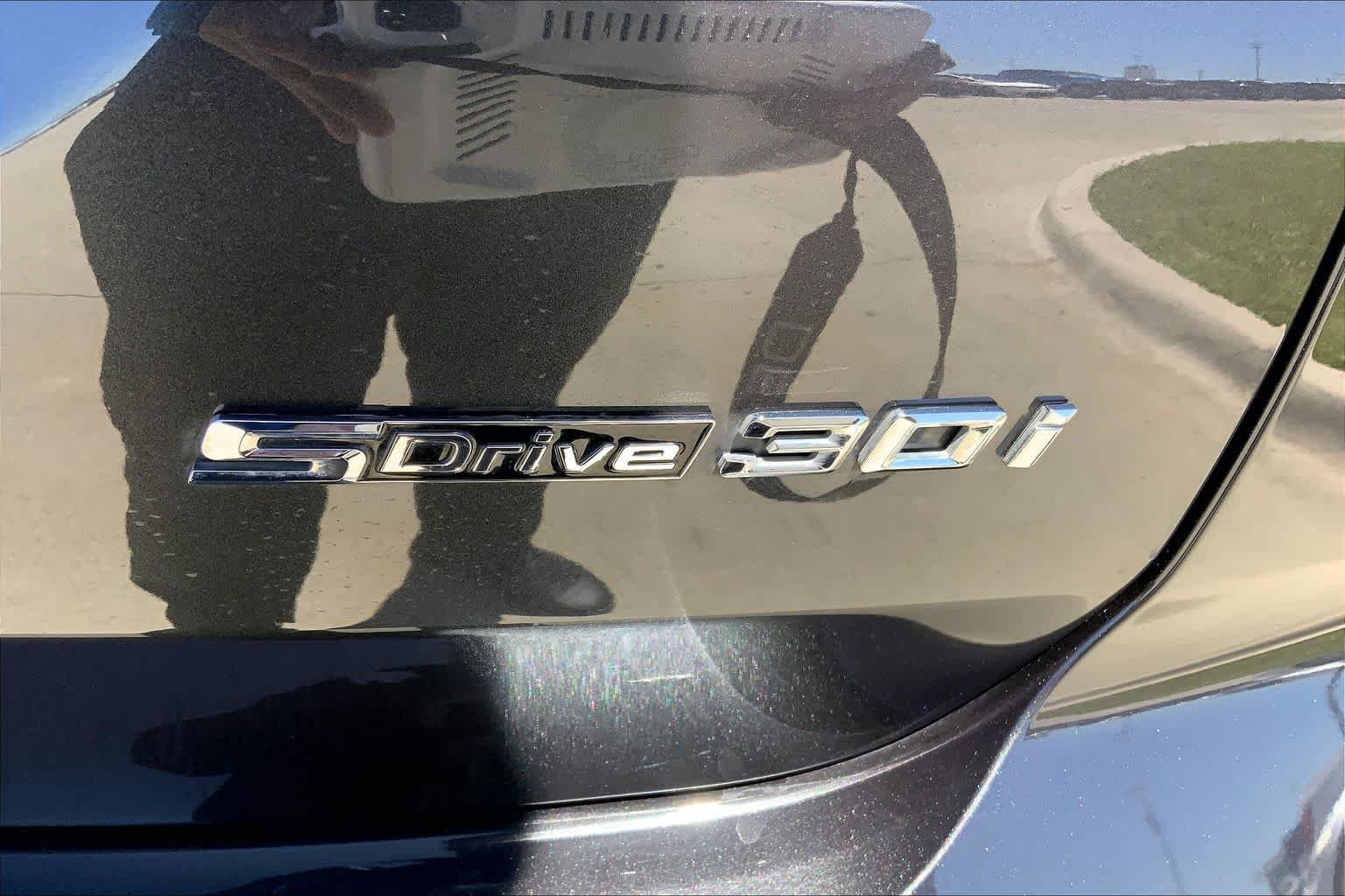 Used 2024 Dark Graphite Metallic BMW sDrive30i image 18