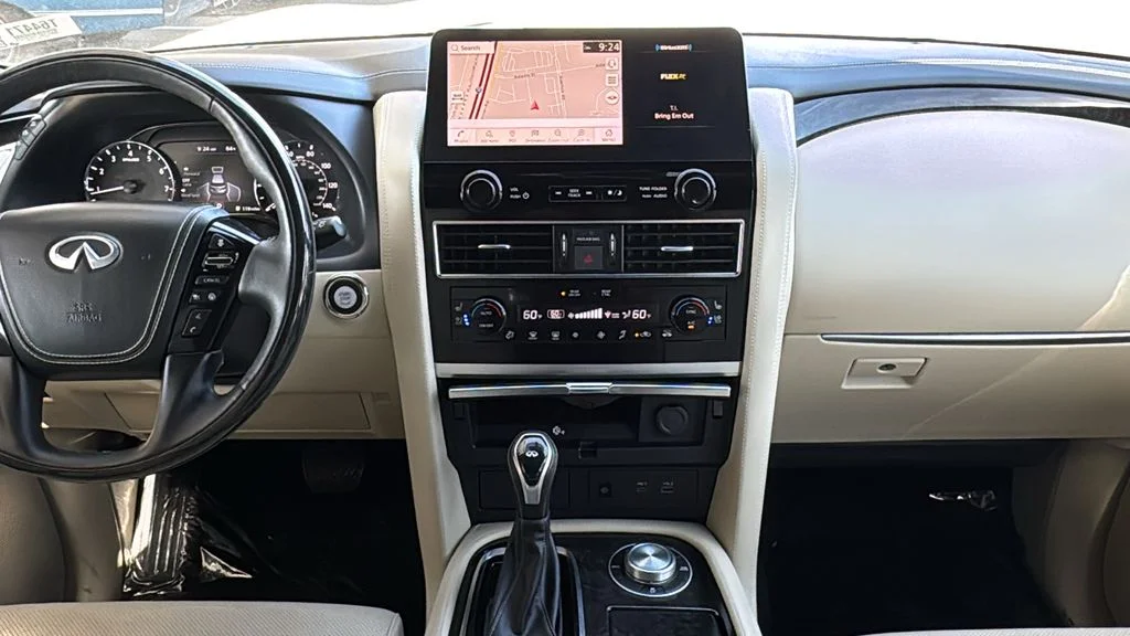 Used 2023 White INFINITI Sensory image 9