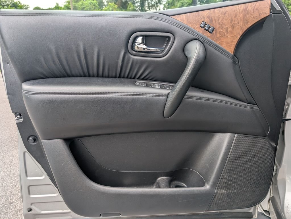Used 2021 Silver Nissan SL image 8