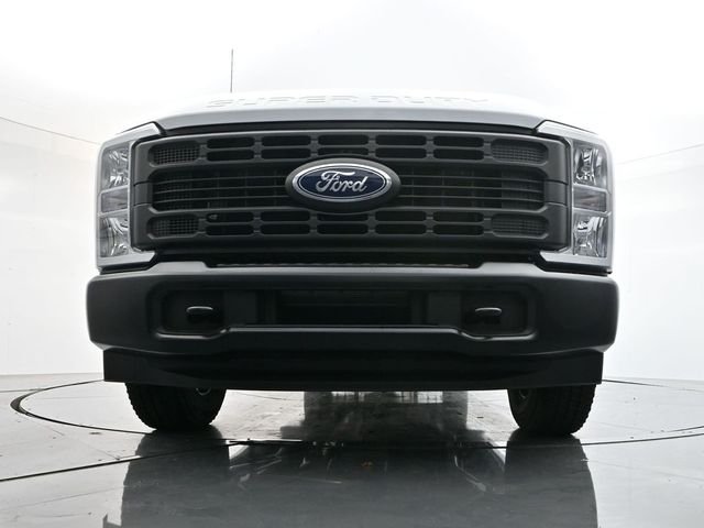 New 2026 Oxford White Ford F-350® XL image 68